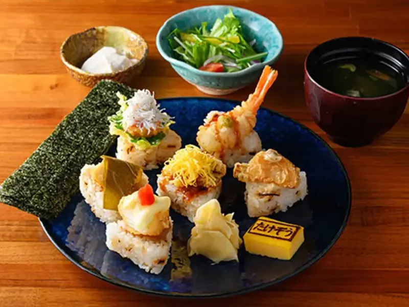 たけぞうの天むすの盛り合わせ